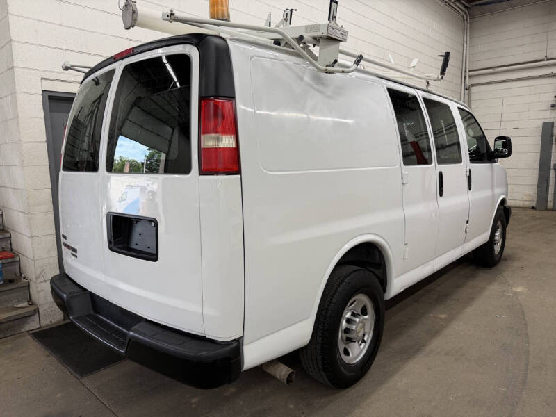 chevrolet express cargo 2011 1GCWGFCA3B1128422 image chevrolet express cargo 2011 1GCWGFCA3B1128422 image